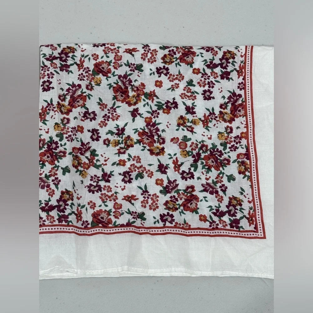 Sezane Floral Face Mask - White and Burgundy